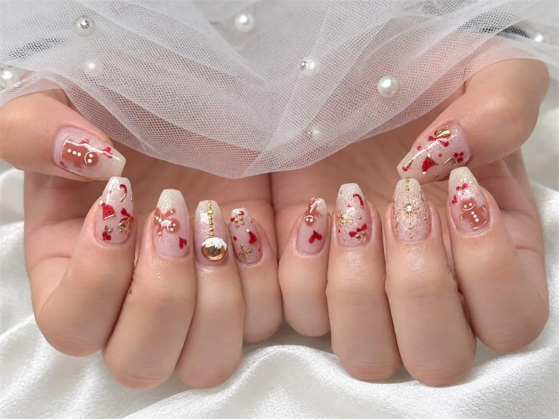 ネイル 長さ出し ゴールド 持ち込み ピンク ネイルチップ NAILS168 池袋西口駅前店のネイルデザイン