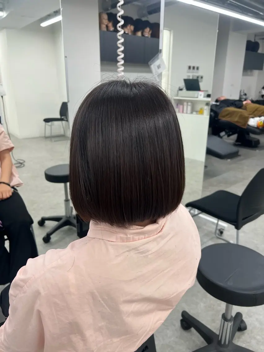 ショート ボブ Natsumi / 透明感艶カラーのヘアスタイル