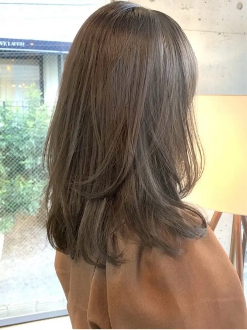 ミディアム カラー 川東 惟来のヘアスタイル