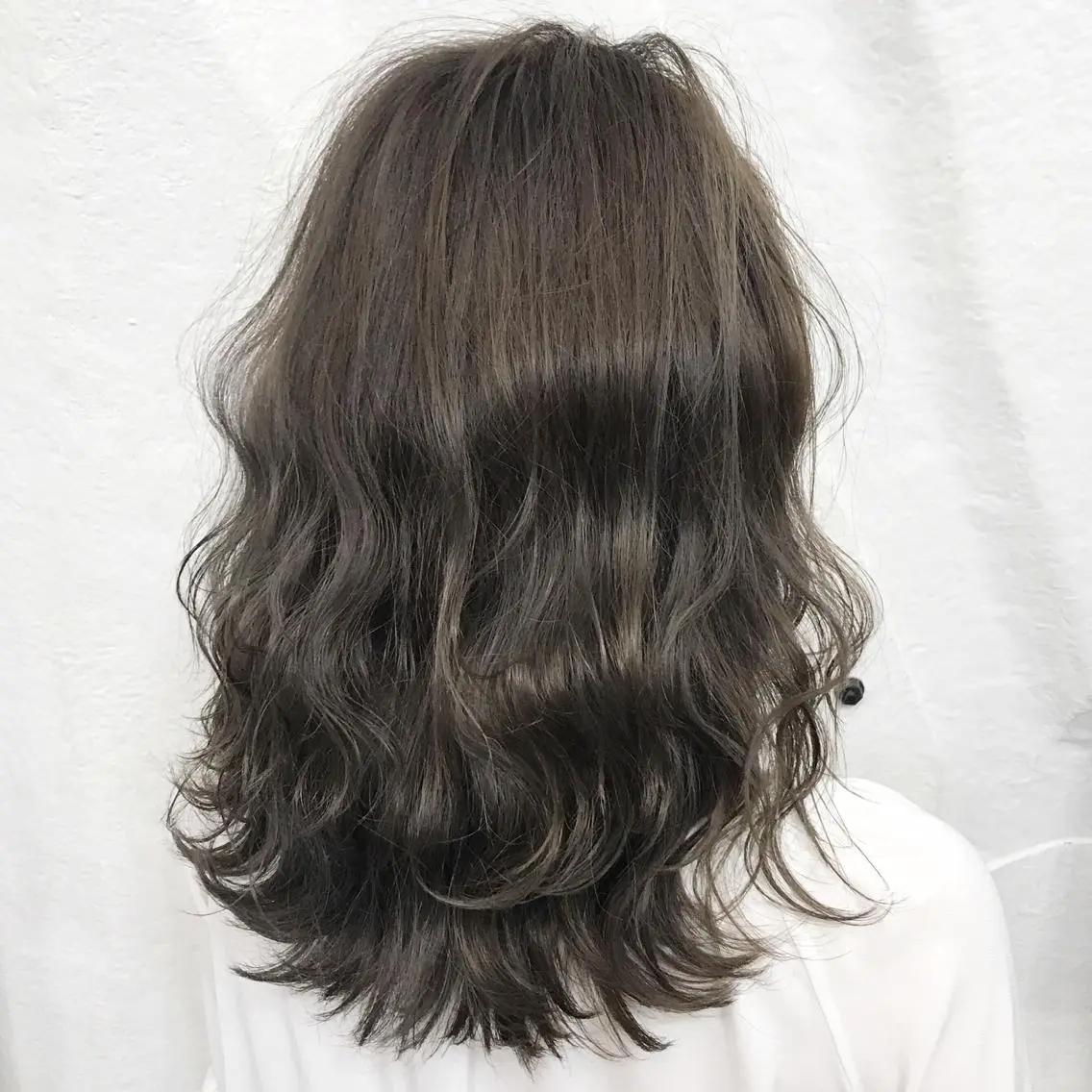 カラー アッシュ アッシュグレー アッシュグレージュ ブリーチ グレージュ K-POP好き美容師 🇰🇷Kai.Yのヘアスタイル