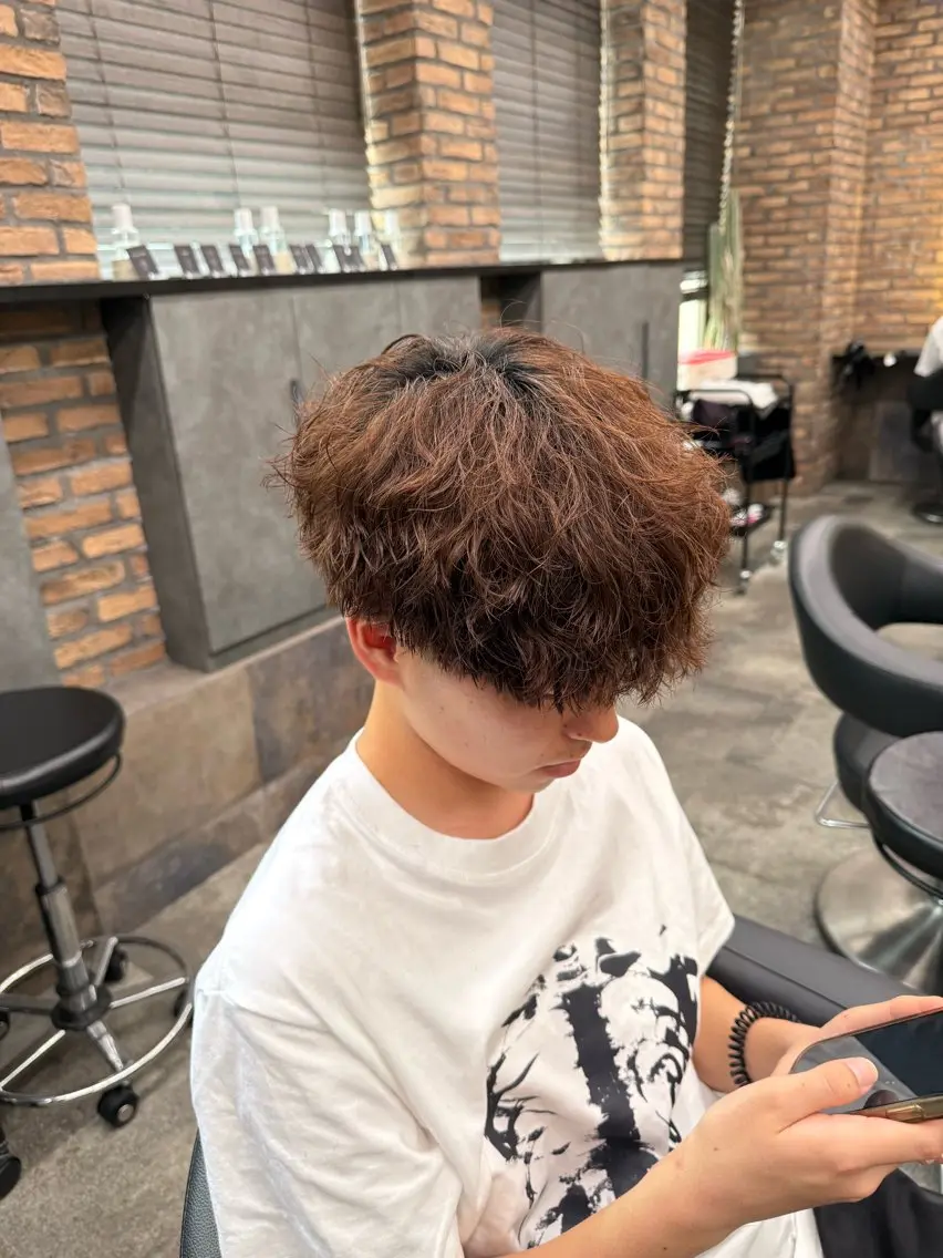 パーマ メンズ カット パーマ シャドウ/フェザー 朝崎倭斗のヘアスタイル