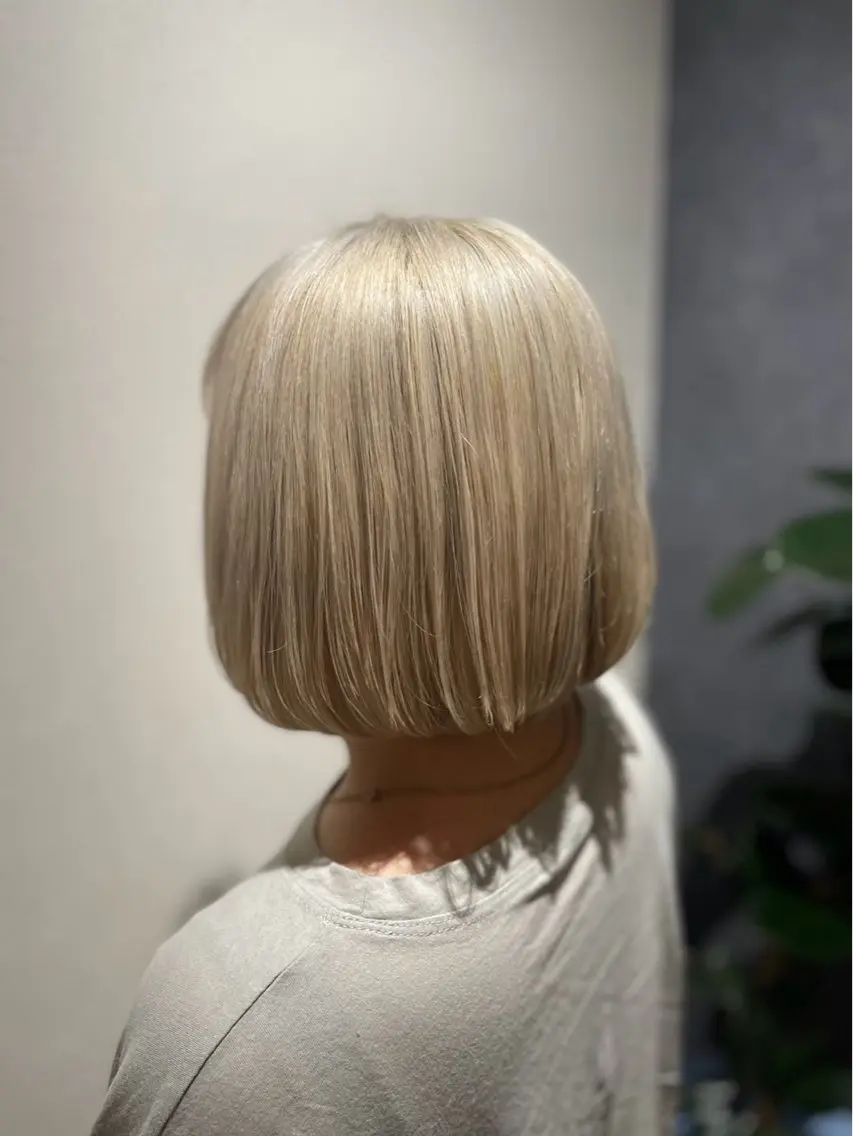 ミディアム ボブ カット ヘアカラー Re room. erikaのヘアスタイル