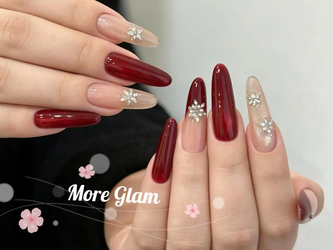 ネイル 長さ出し フットネイル フレンチネイル ジェルネイル ガラスフレンチ More Glam 池袋東口店のネイルデザイン