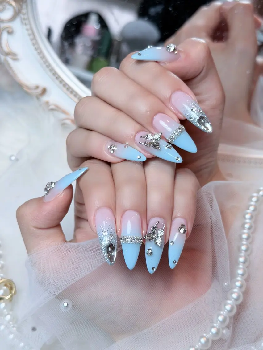 ネイル チークネイル ドット フレンチネイル グラデーション ハート ハンドネイル Julli NailStudioのネイルデザイン