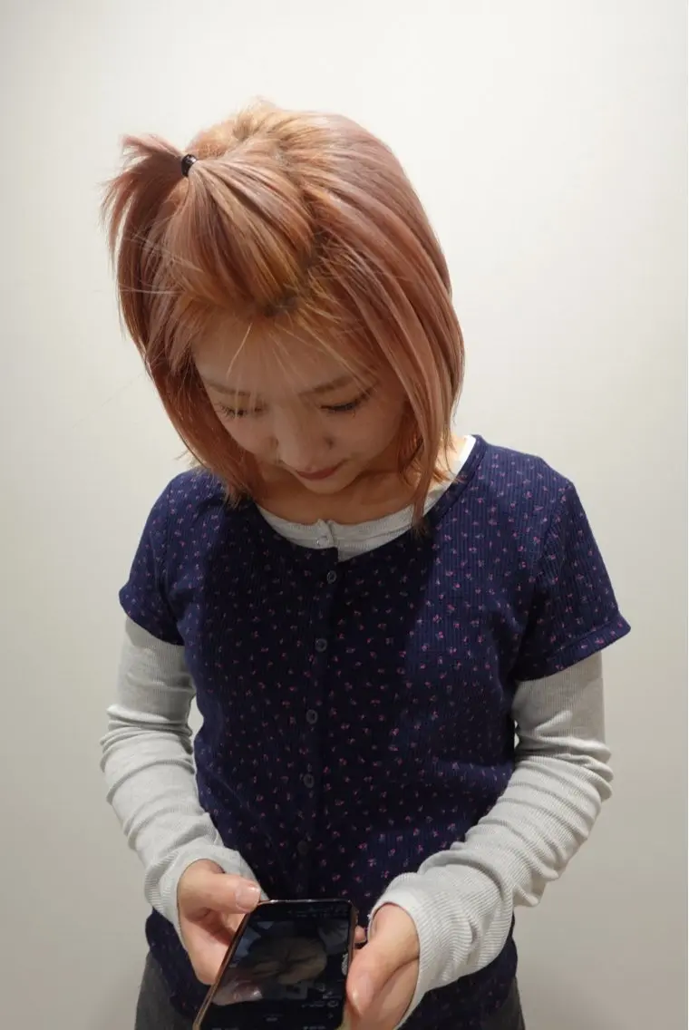 カラー ワタナベ ヒヨリのヘアスタイル