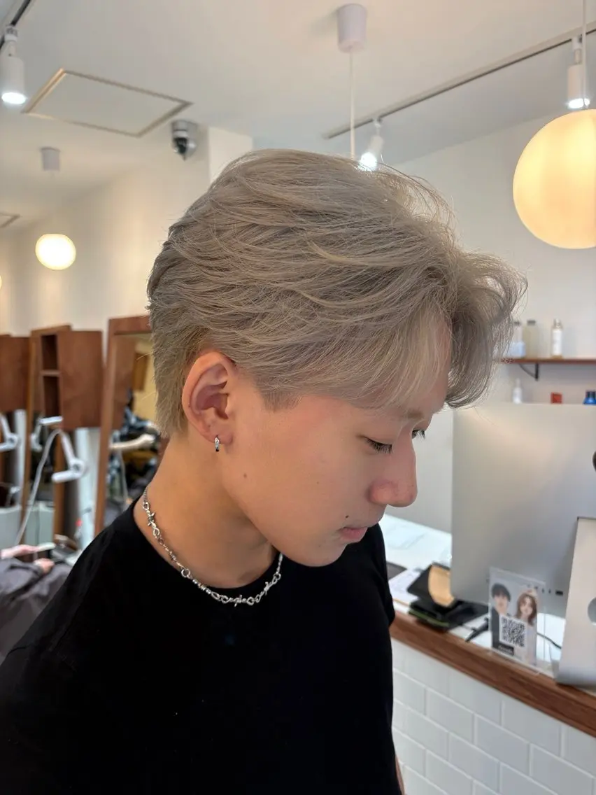 ショート カラー ヘアアレンジ メンズ ベージュカラー ヘアカラー 垢抜けメンズカット/ 毛流れパーマ/ユウトのヘアスタイル