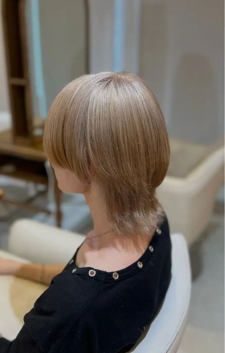 ショート ヘアカラー 中山 知優のヘアスタイル