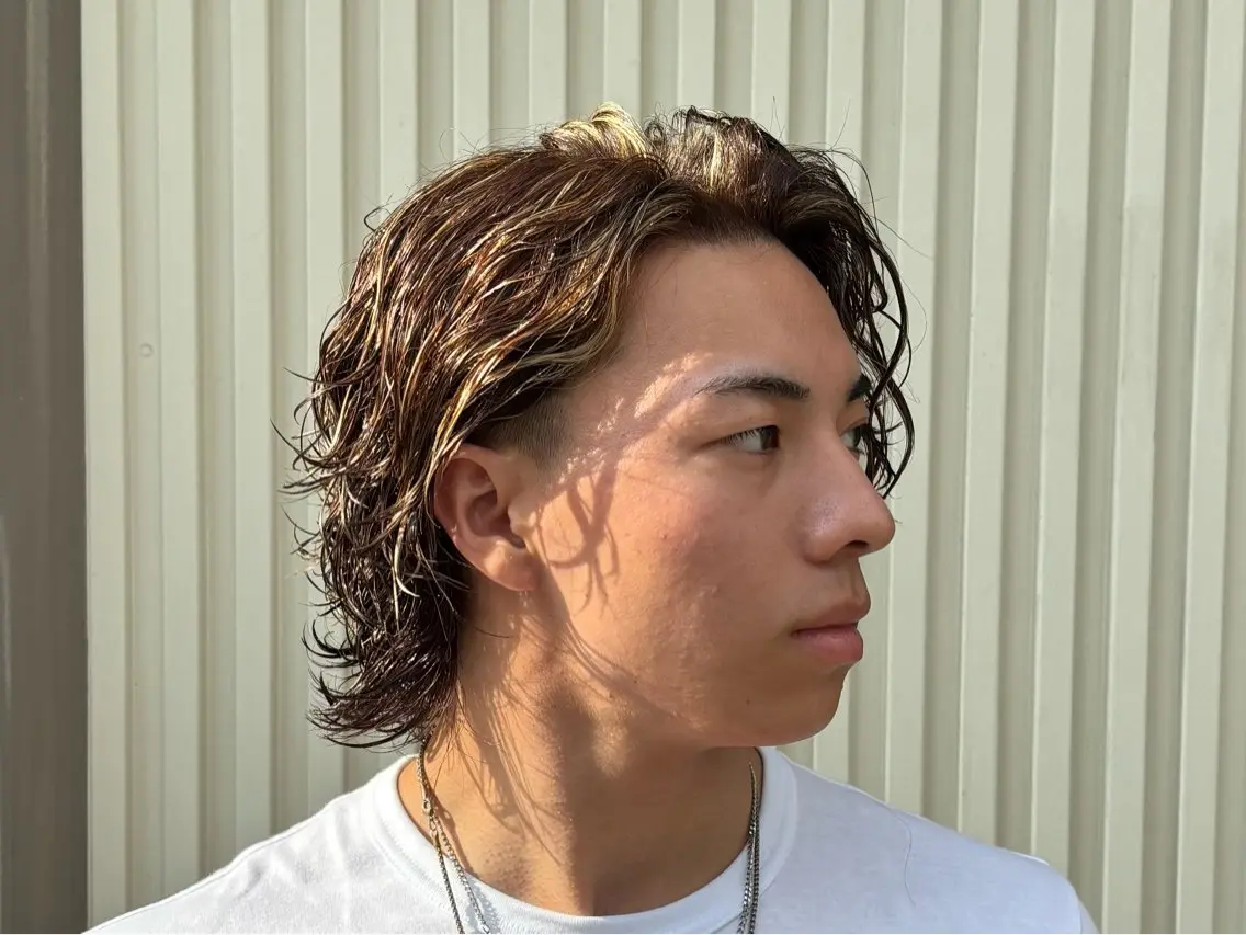 カラー パーマ メンズ メンズハイライト メンズパーマ ハイライトカラー カット ヘアカラー フェザーパーマメンズ ピンパーマ京都駅前のヘアスタイル