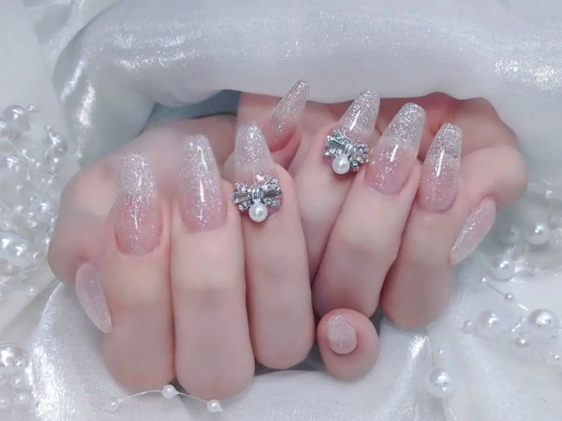 ネイル チークネイル 成人式 長さ出し フラッシュネイル フレンチネイル Chouette Nailのネイルデザイン