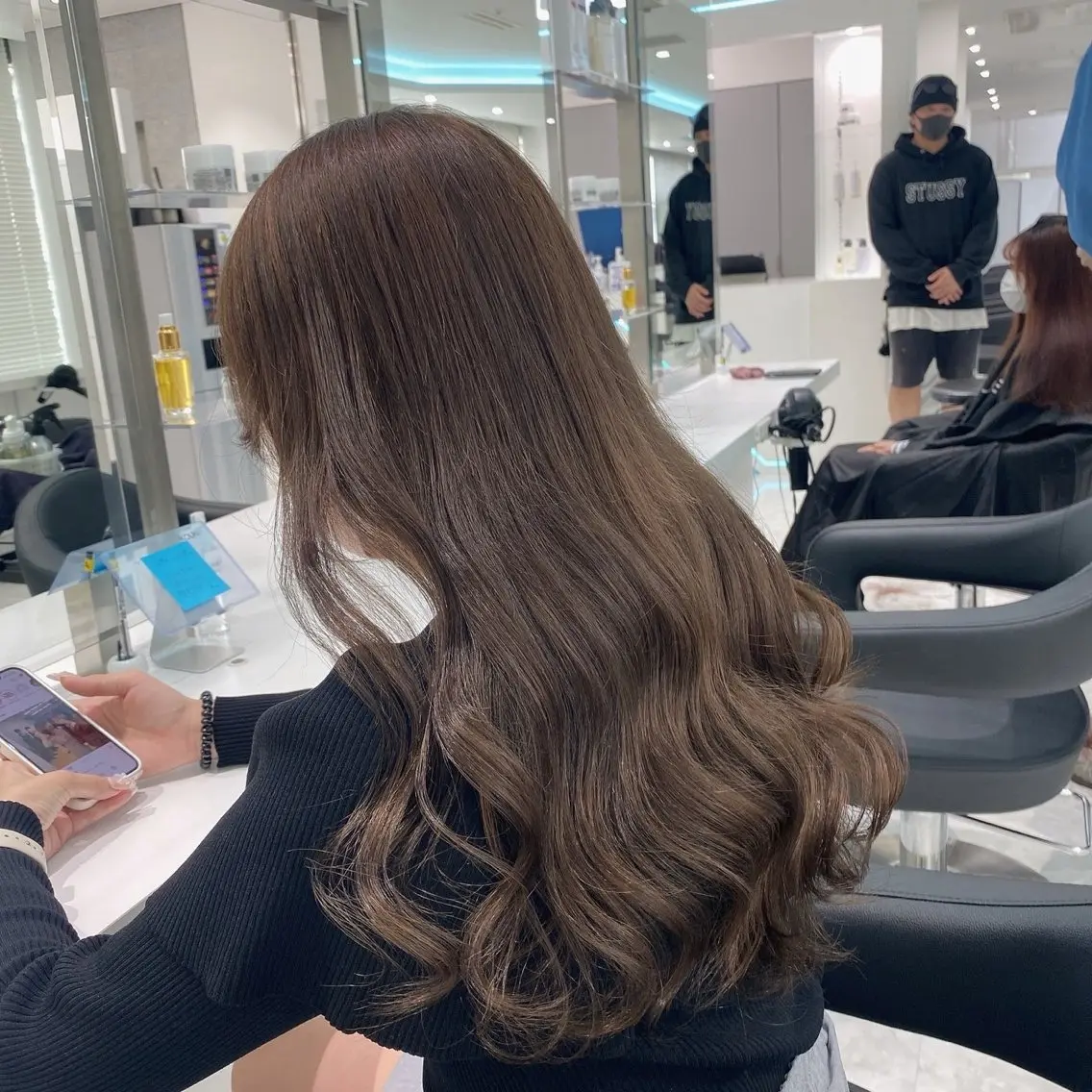 セミロング カラー センターパート特化 井上健太のヘアスタイル