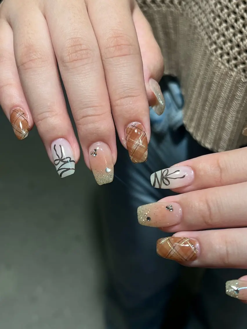 ネイル ハンドネイル Hata nail 🎀個性派ニュアンスのネイルデザイン