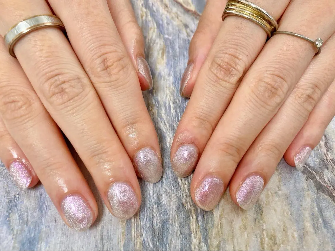 ネイル マグネットネイル ピンク シルバー ハンドネイル mogunail &blowのネイルデザイン