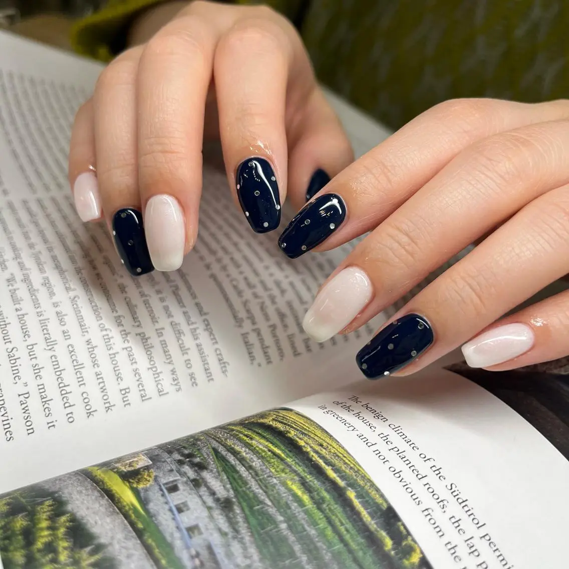 ネイル ドット ネイビー シンプルネイル 春ネイル ホワイト ハンドネイル MARU NAIL mizukiのその他イメージ