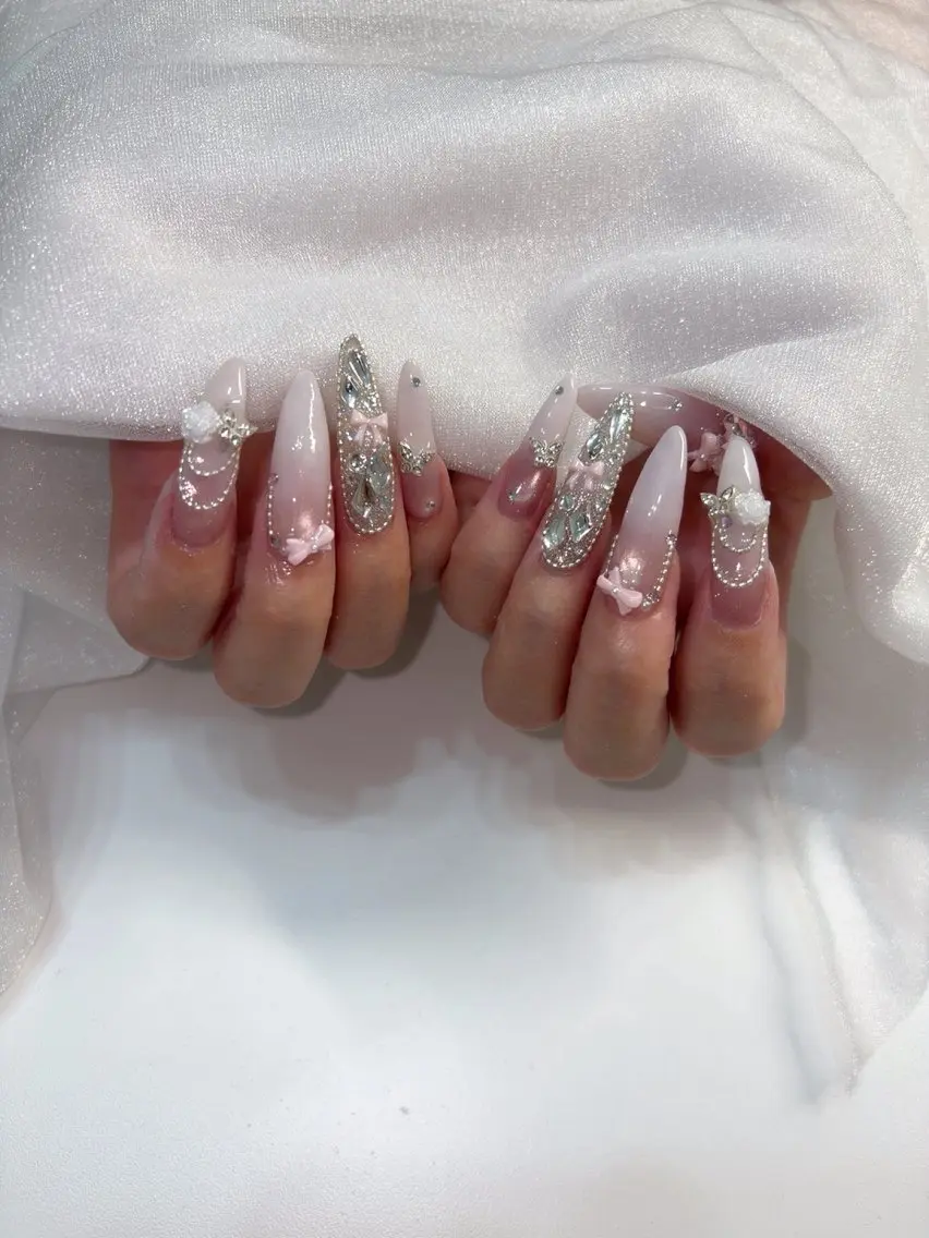 ネイル ハンドネイル . Natsumiのネイルデザイン