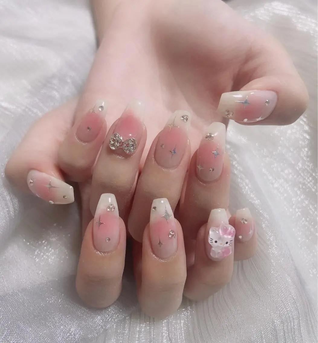 ネイル ハンドネイル ＆ME アンドミーのネイルデザイン