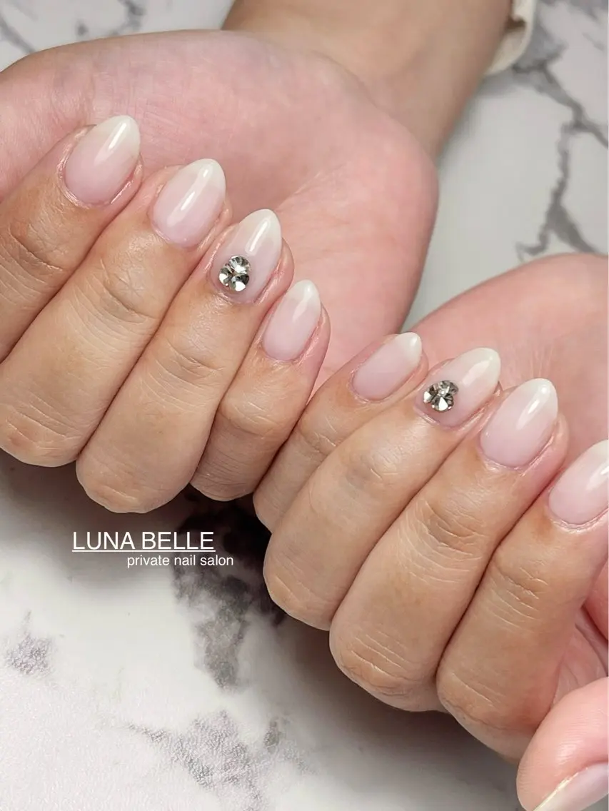 ネイル ワンカラーネイル ホワイト ハンドネイル LUNA BELLEのネイルデザイン