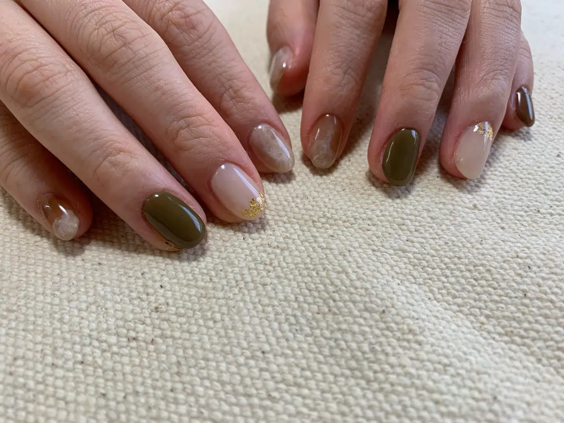 ネイル アートネイル ラメ(グリッター) 大理石ネイル(マーブル) ミラーネイル 冬ネイル ハンドネイル nail room カジカジのネイルデザイン