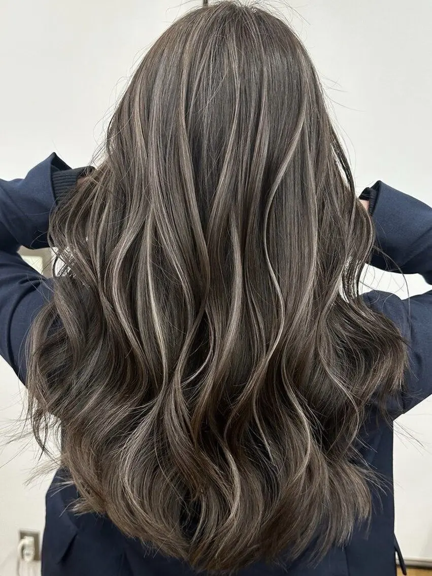 ロング カラー ハイライトカラー ハイライト 宮嶋 蓮のヘアスタイル