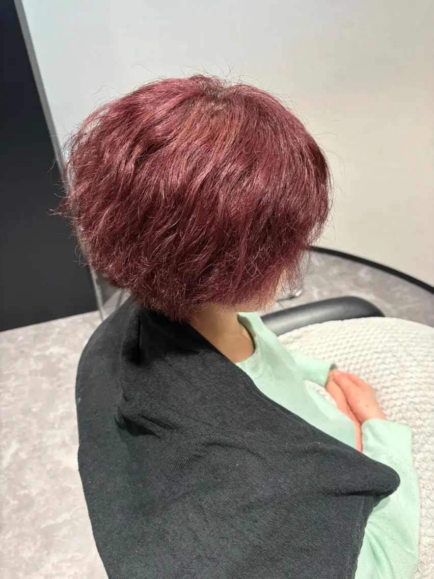 カラー レッドカラー （ハピス） むつみのヘアスタイル