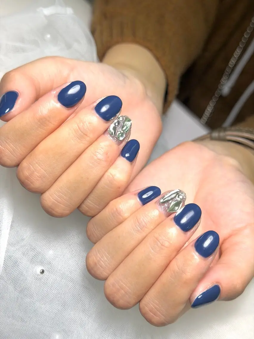 ネイル 池袋Uni nail 上品シンプルデザインのネイルデザイン
