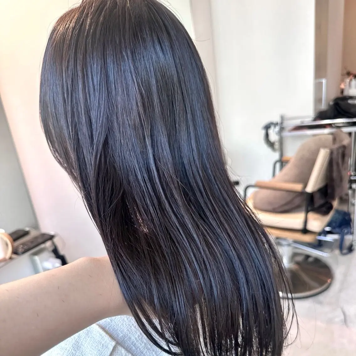 セミロング カラー カット ヘアカラー トリートメント 岡野 静華のヘアスタイル