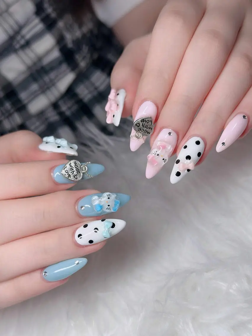 ネイル オーロラネイル フレンチネイル ジェルネイル ハロウィン キラキラネイル ハンドネイル H.baby Nail Salonのネイルデザイン