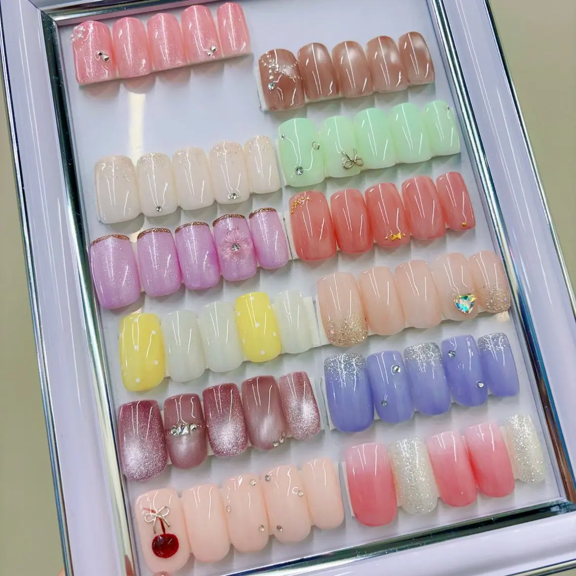 ネイル シンプルネイル ハンドネイル Ayu ꕤ︎︎。°⋆のネイルデザイン