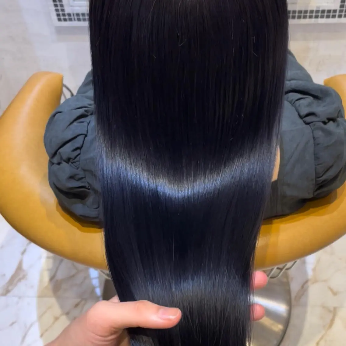 セミロング ブリーチなし 透明感カラー/艶髪のヘアスタイル