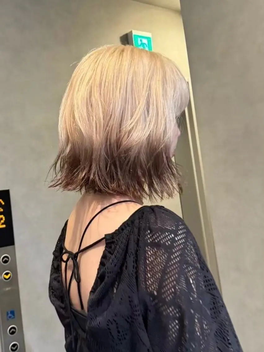 🤎《デザインカラー》🤎1ケアブリーチ+ケアカラー+コアミトリートメント+コテ巻き付き🤎の写真