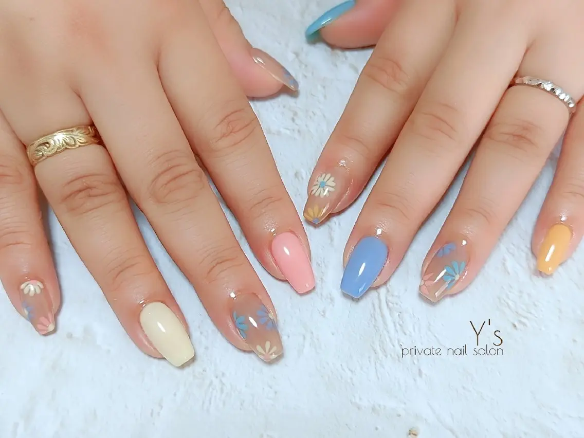 ネイル YUMI NAGAI  のネイルデザイン