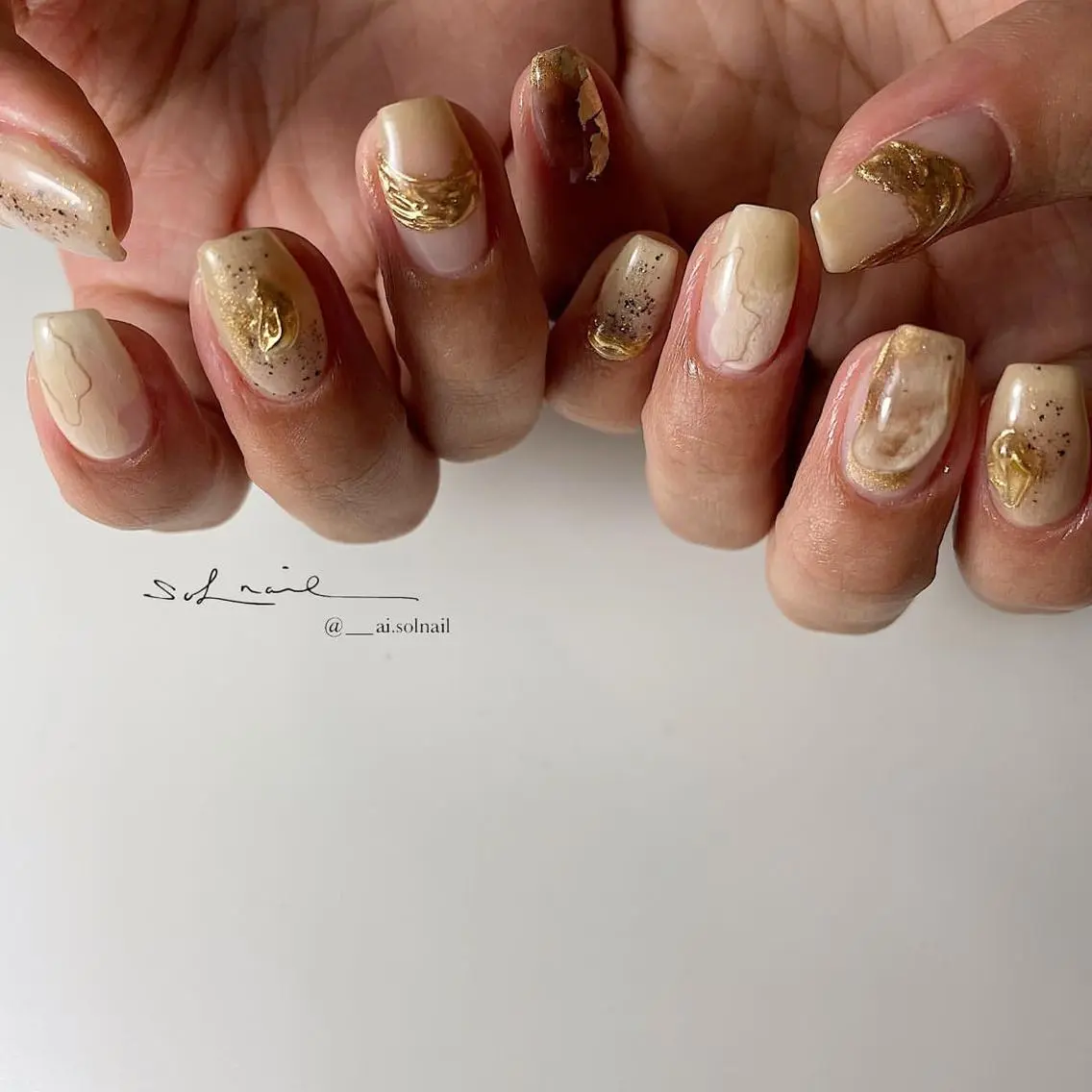 ロング カラー パーマ ヘアアレンジ メンズ キッズ ネイル マツエク・マツパ アイブロウ ベージュカラー ブラウンカラー シルバー 眉カラー カラーマツエク 🍃伏見 / soL nail / aiのネイルデザイン