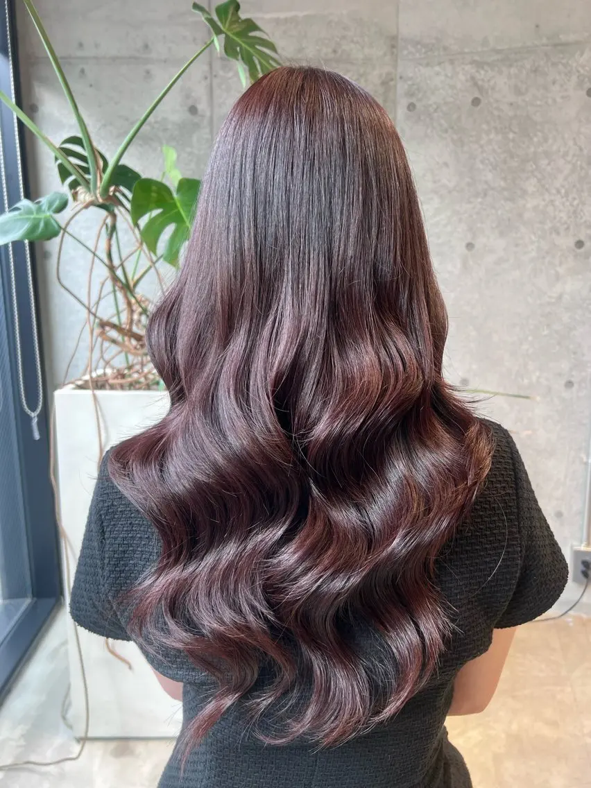 ロング ピンクブラウン ヘアカラー うるツヤ透明感カラー 𝐀𝐲𝐚𝐦𝐢のヘアスタイル