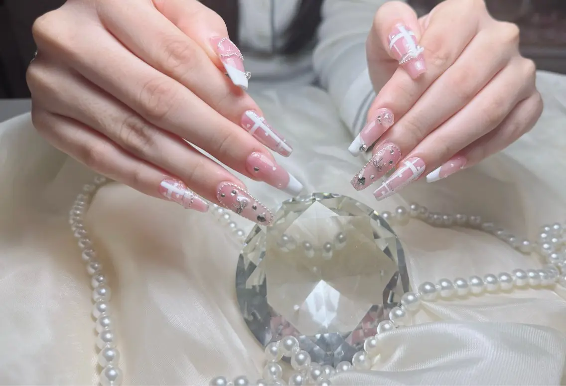 ネイル フラッシュネイル フレンチネイル グラデーション キラキラネイル 韓国ネイル フットネイル nyunn nailのネイルデザイン