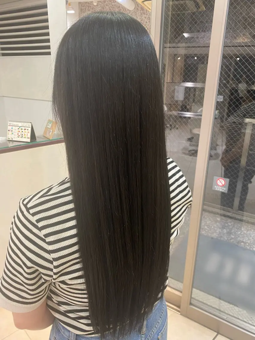 ロング カット 縮毛矯正 透明感カラー💜艶髪 sayakaのヘアスタイル