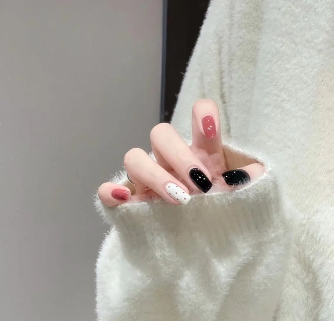 ネイル ハンドネイル THE ONE 山本のネイルデザイン