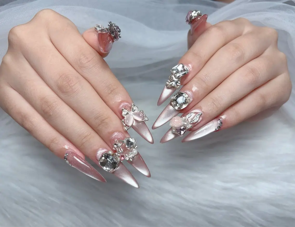 ネイル アートネイル 長さ出し ジェルネイル 韓国ネイル マグネットネイル ハンドネイル Cloudy Chan Nailのネイルデザイン