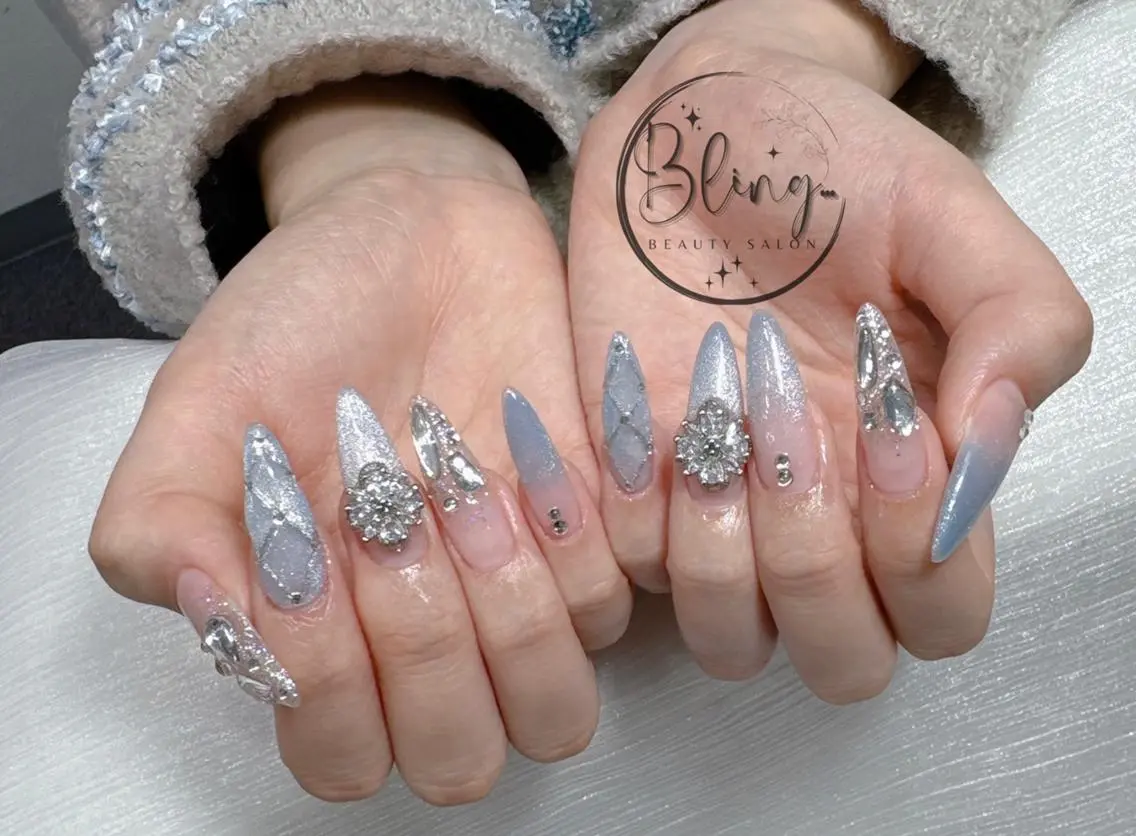 ロング カラー グラデーションカラー 韓国風ヘア ハンドネイル Bling Salonのネイルデザイン