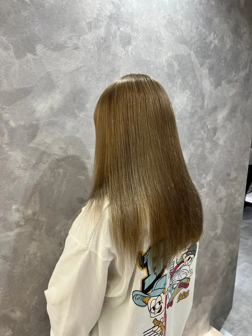 セミロング ヘアカラー トリートメント RUNERA TAKAのヘアスタイル