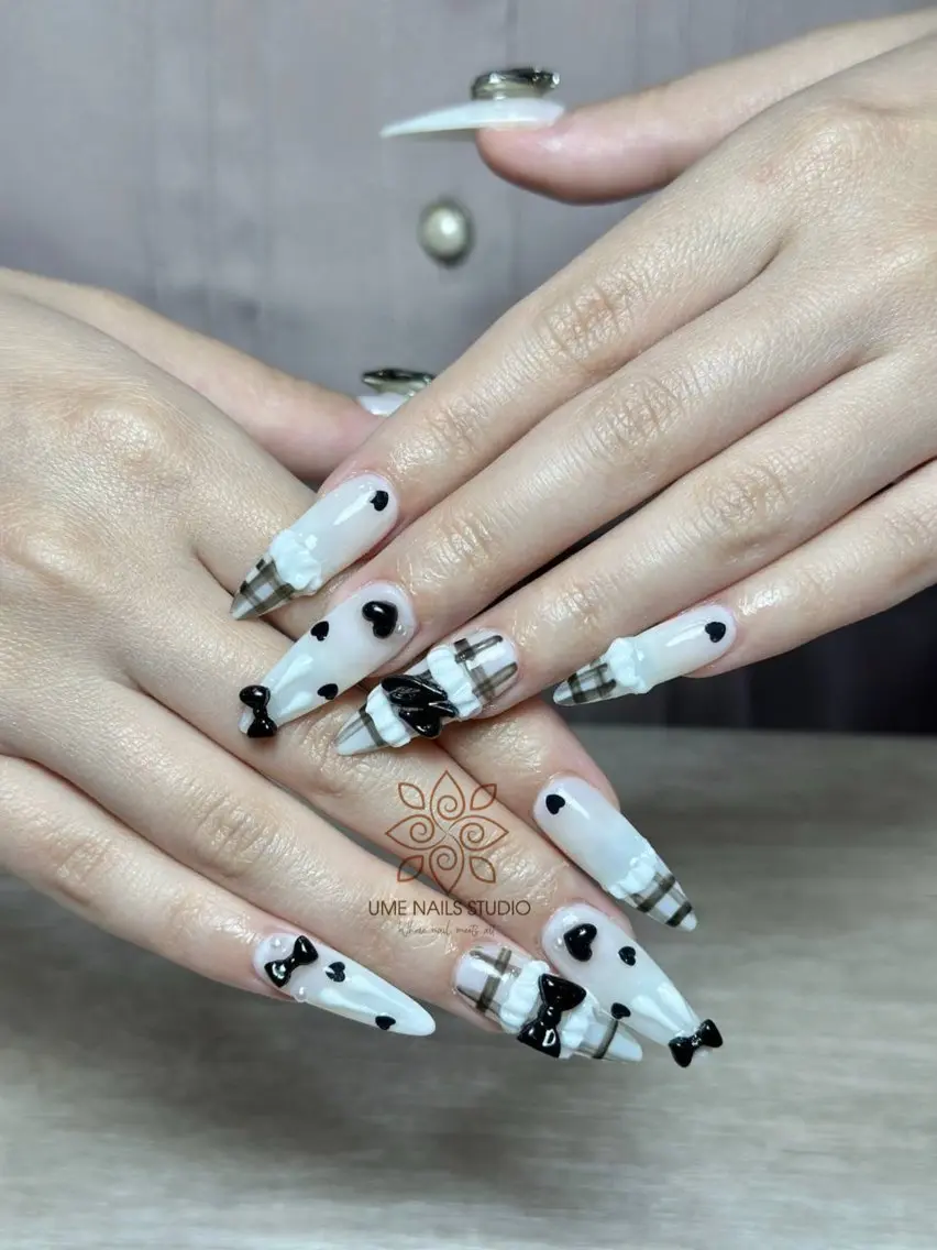 ネイル チークネイル クリアネイル ガーリー キラキラネイル 韓国ネイル Ume Nail Studioのネイルデザイン