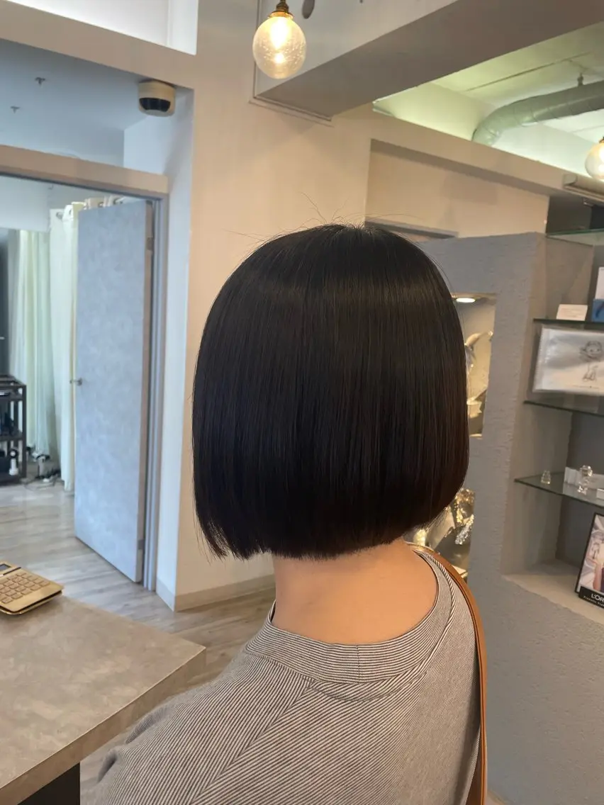 ミディアム パーマ カット 縮毛矯正 トリートメント VISAGE ba.sk 金子詩帆のヘアスタイル