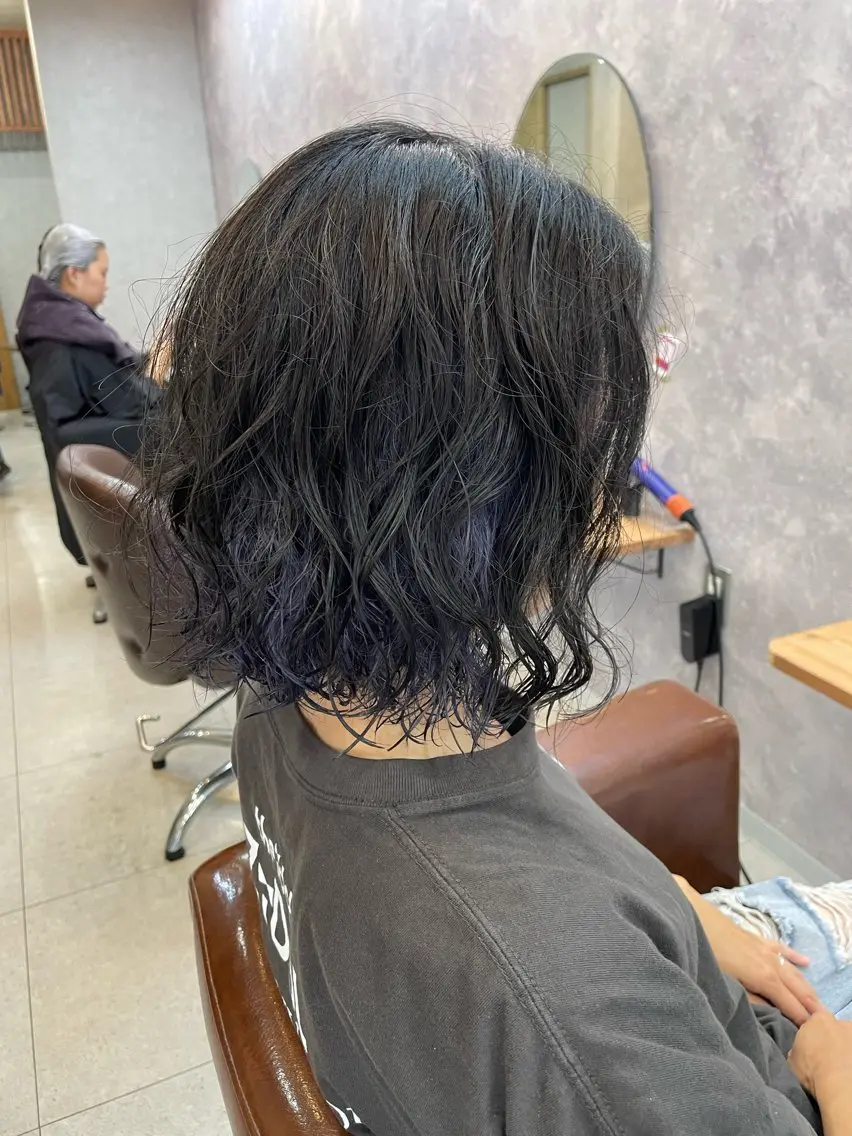 ショート カラー パーマ 中嶋 颯和のヘアスタイル