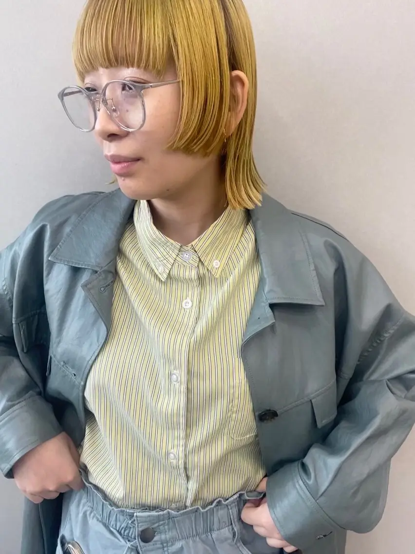ミディアム カラー ブリーチ ダブルカラー イエローカラー レイヤーカット -福岡博多筑紫口- 大津成美のヘアスタイル