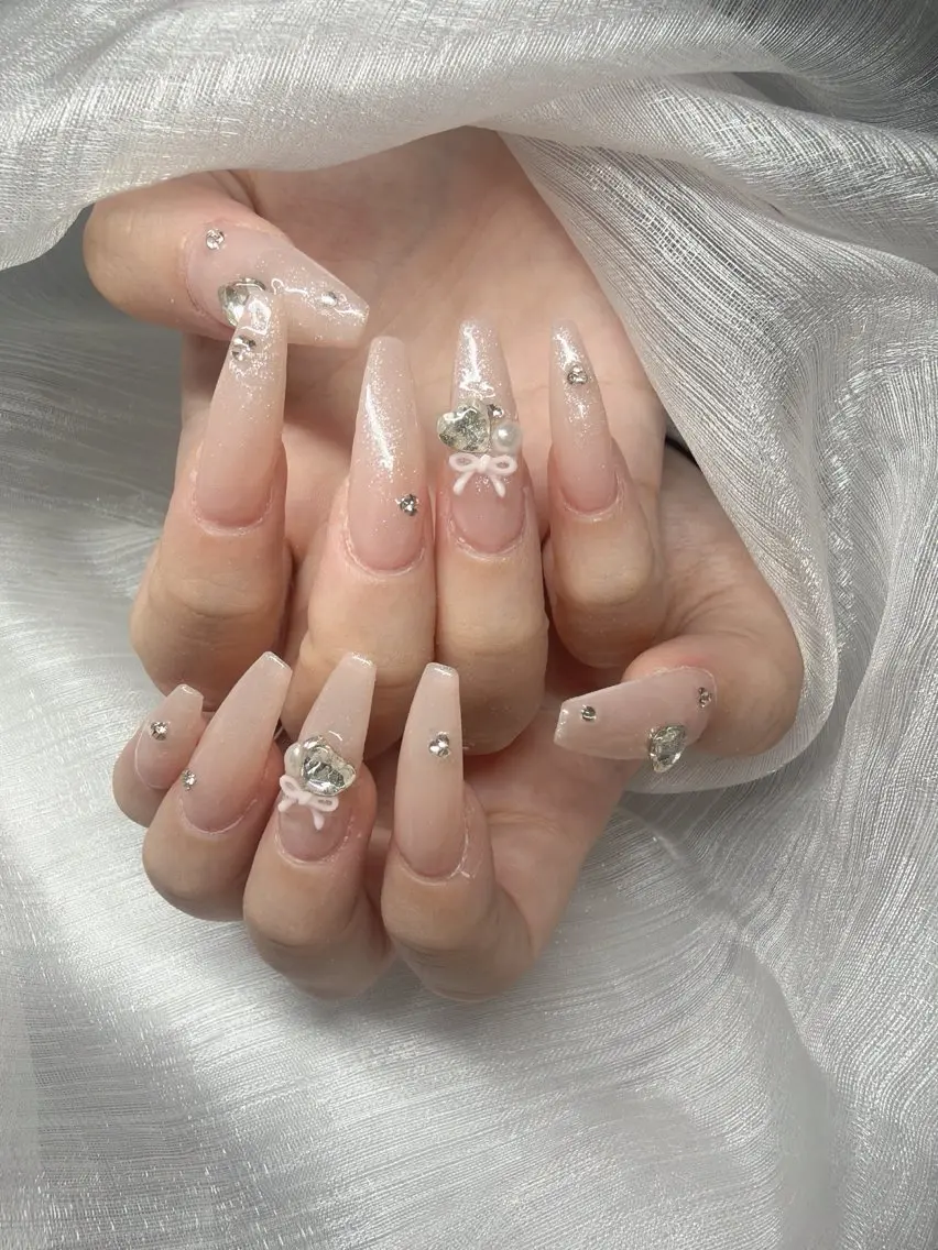 ネイル 長さ出し グラデーション 卒業式 キラキラネイル マグネットネイル ハンドネイル Lee Nailsのネイルデザイン
