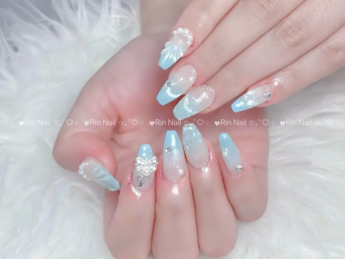 ネイル オーロラネイル ブルー フットネイル ジェルネイル 氷ネイル・うるうるネイル ハンドネイル Rin Nail 新大久保店のネイルデザイン