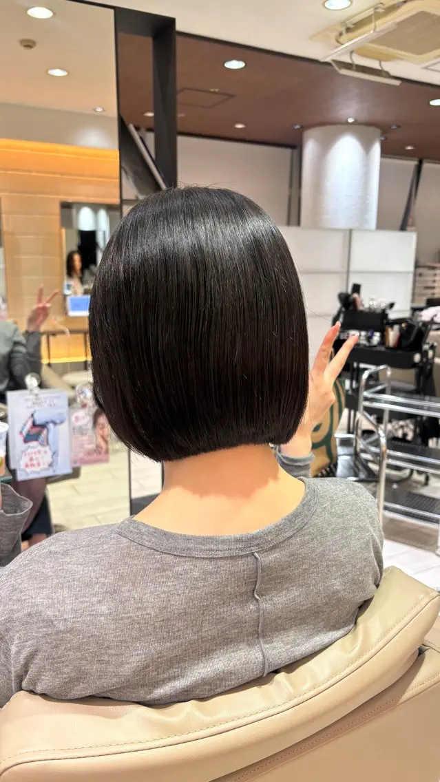 ショート ボブ 土田 アキナのヘアスタイル