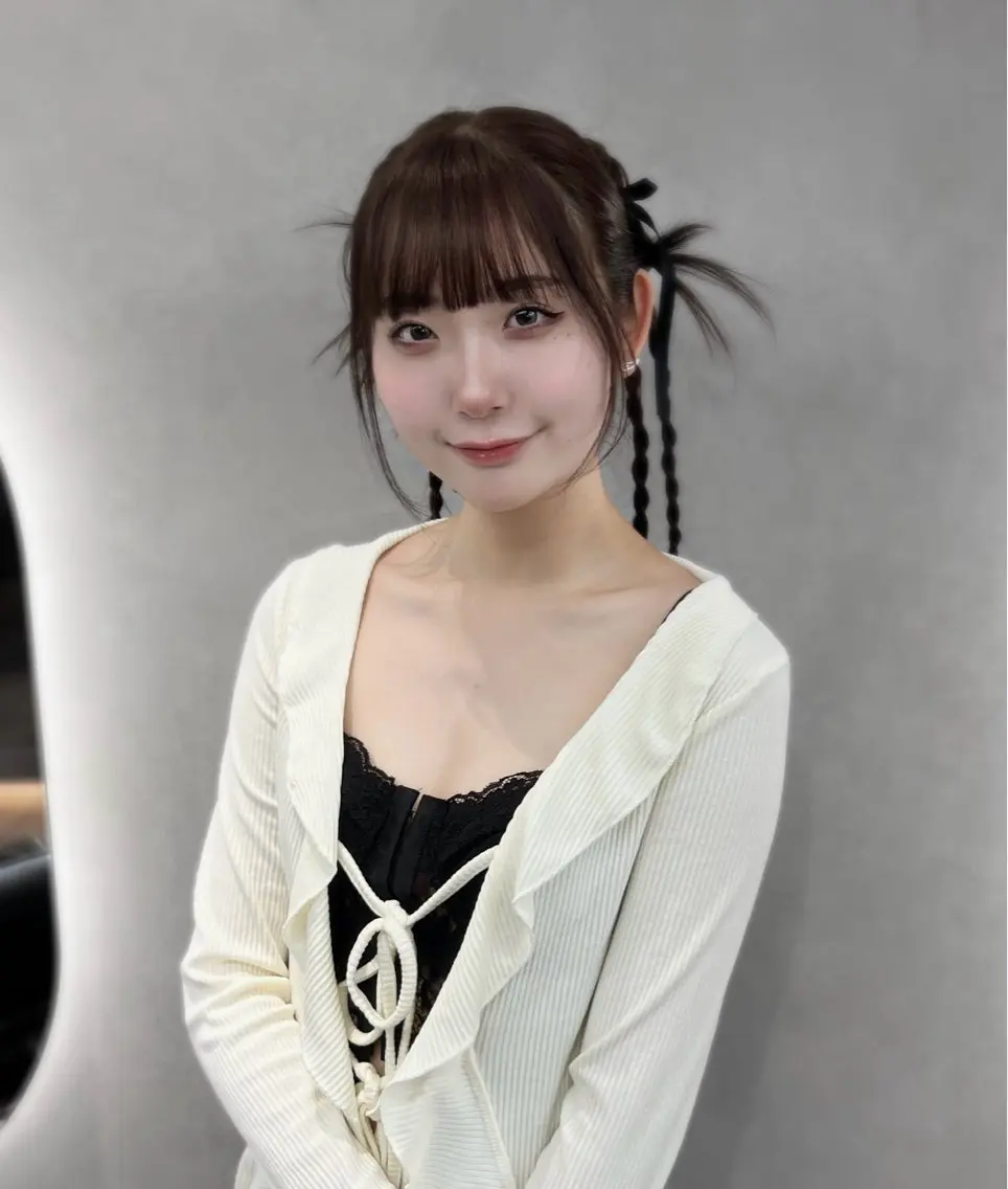 ヘアアレンジ ハイトーン デザインカラーのヘアスタイル