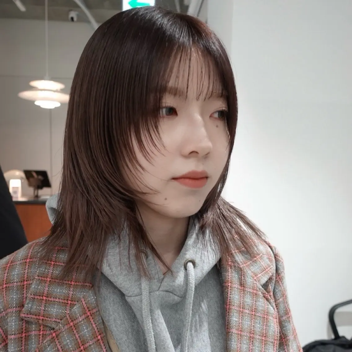 ミディアム カラー ヘアアレンジ ブラウンカラー グラデーションカラー レイヤーカット カット ヘアカラー 🌐サトウ リョウ🌐のヘアスタイル
