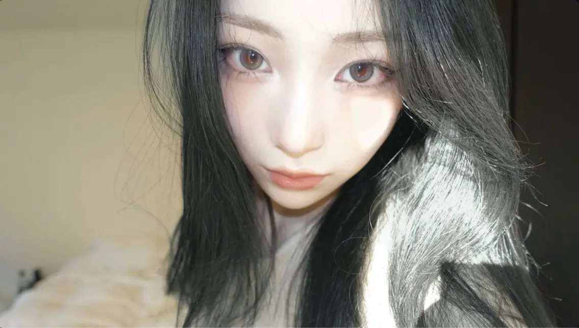 ロング カラー ヘアカラー トリートメント グレージュ/艶カラー 🎀nanakaㅤのヘアスタイル