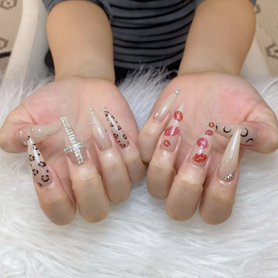 ネイル ハンドネイル ハンドケア Anh Nail 歌舞伎町のネイルデザイン