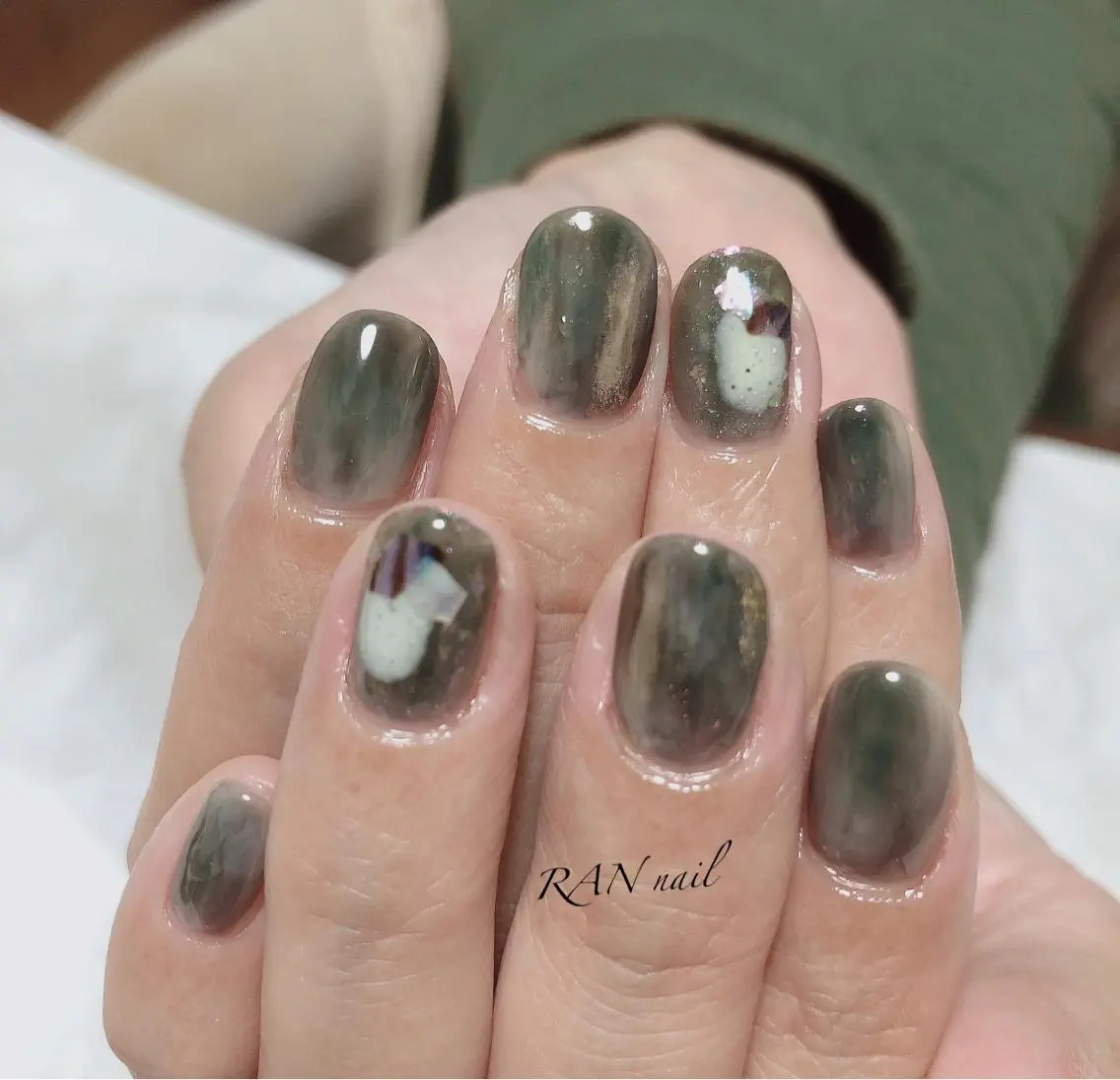 ネイル フットネイル キラキラネイル ミラーネイル ニュアンスネイル オフィスネイル ハンドネイル フットネイル RAN nailのネイルデザイン